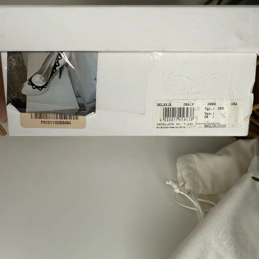 Versace White Nappa Leather Peep Toe Heels 39 Black Patent Gold Pumps DSL531R - Picture 13 of 15